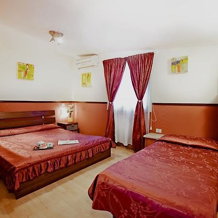 Hotel Saturnia Róma Szoba fotó