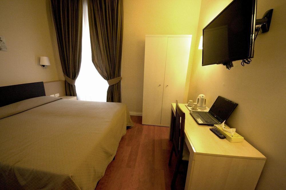 Hotel Saturnia Róma Kültér fotó